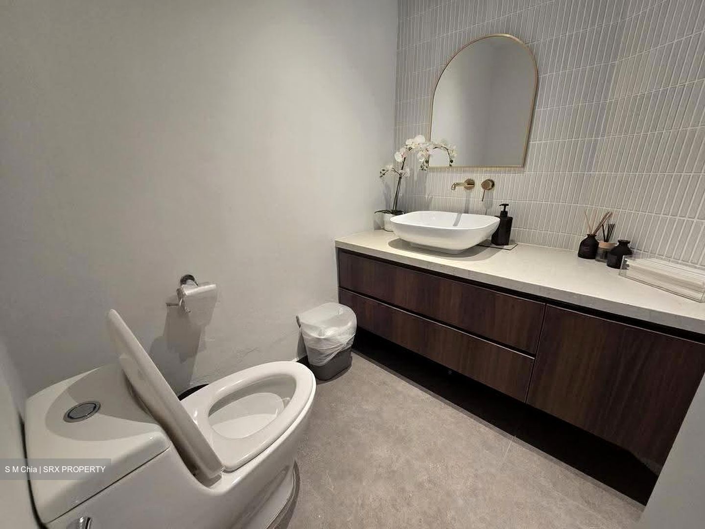 River Valley Road (D9), Office #637747501